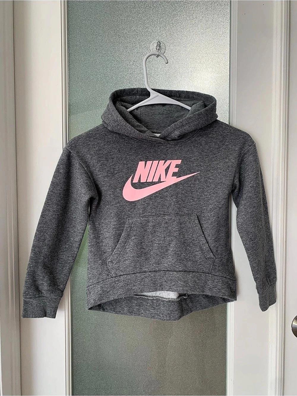 Nike Girls Medium Gray Pink Pullover Hoodie Like New